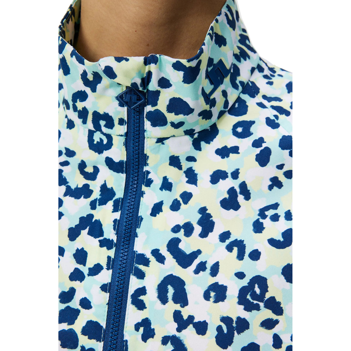 J.Lindeberg Women's Evertine Waterproof Print Golf Jacket - Leopard Aruba Blue